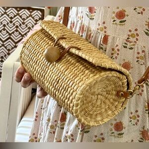 Clare V round straw perfect summer purse/bag!